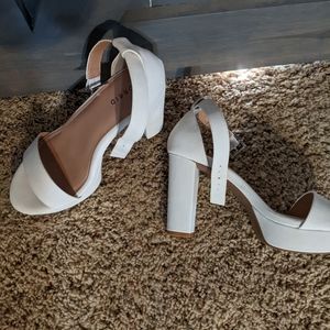 Wide Width high heel sandle 11W